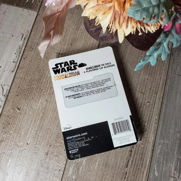 NWT Disney Star Wars the Mandalorian 4 Flavored Lip Glosses - Picture 5 of 6